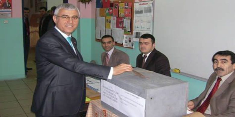 Bafra Tso Seçimleri İçin Oy Kullanımları Başladı - Bafra Ticaret ve Sanayi Odası Başkanlığı seçimi için oy kullanma süreci başladı.
