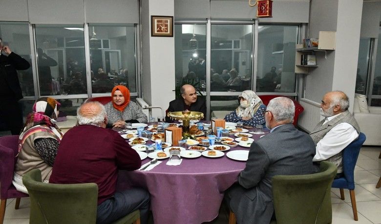 Samsun Valisi huzurevi sakinleri ile iftar yaptı
 - SAMSUN (İHA) – Samsun Valisi Doç. Dr. Zülkif Dağlı, huzurevi sakinleri ile birlikte iftar yaptı.
