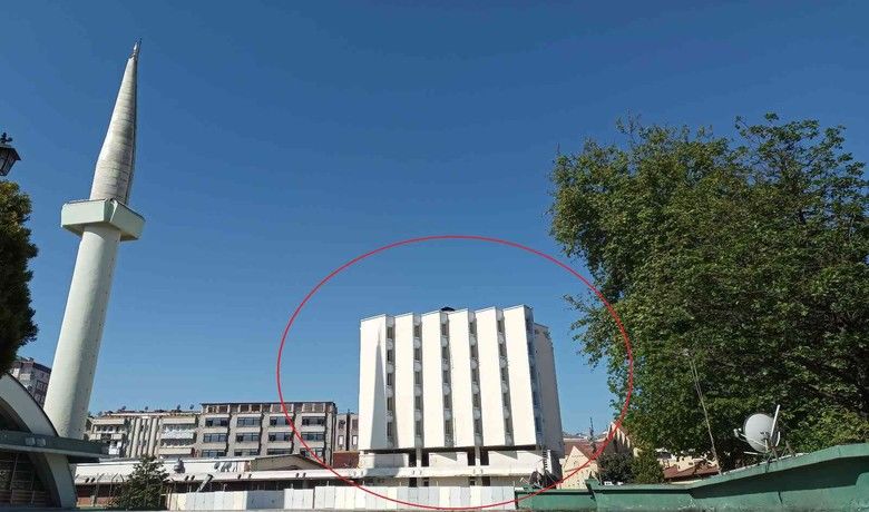 Meydan projesinde ilk yıkım başladı
 - Samsun Cumhuriyet Meydanı projesinde eski vergi dairesi binasının yıkımına başlandı.