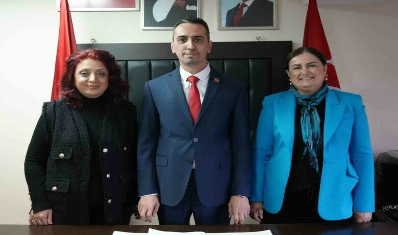 Samsun İYİ Parti’de şok istifalar
 - Samsun Büyükşehir Belediye Meclisi İYİ Parti Grup Başkanvekili Ayhan Ayvaz ile birlikte 2 meclis üyesi, partilerinden istifa etti.
