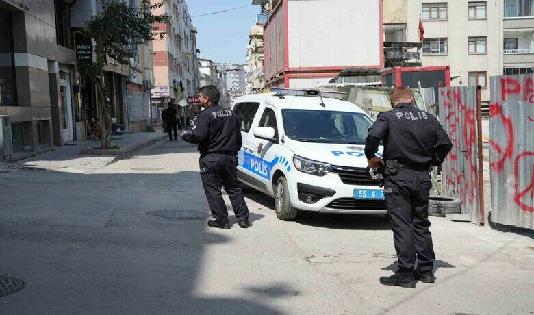 Polis ekipleri, kaçan gaspşüphelisini yakalamak için seferber oldu - Samsun’da polis ekipleri, kaçan gasp zanlısını yakalamak için seferber oldu.
