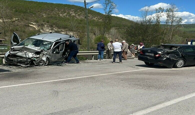 Samsun’da trafik kazası: 5 yaralı
 - Samsun’un Kavak ilçesinde otomobil ile ticari aracın çarpışması sonucu meydana gelen trafik kazasında 5 kişi yaralandı.