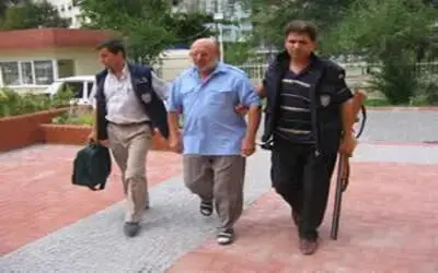 Baba oğlunu öldürdü