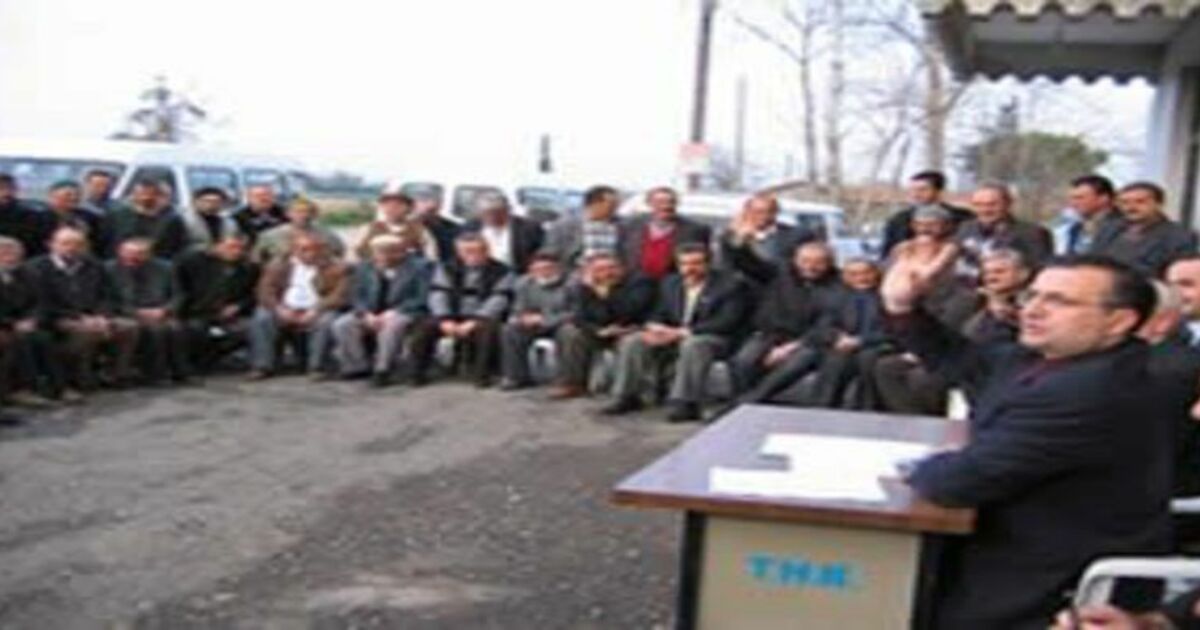 Kaymakam Dert dinliyor