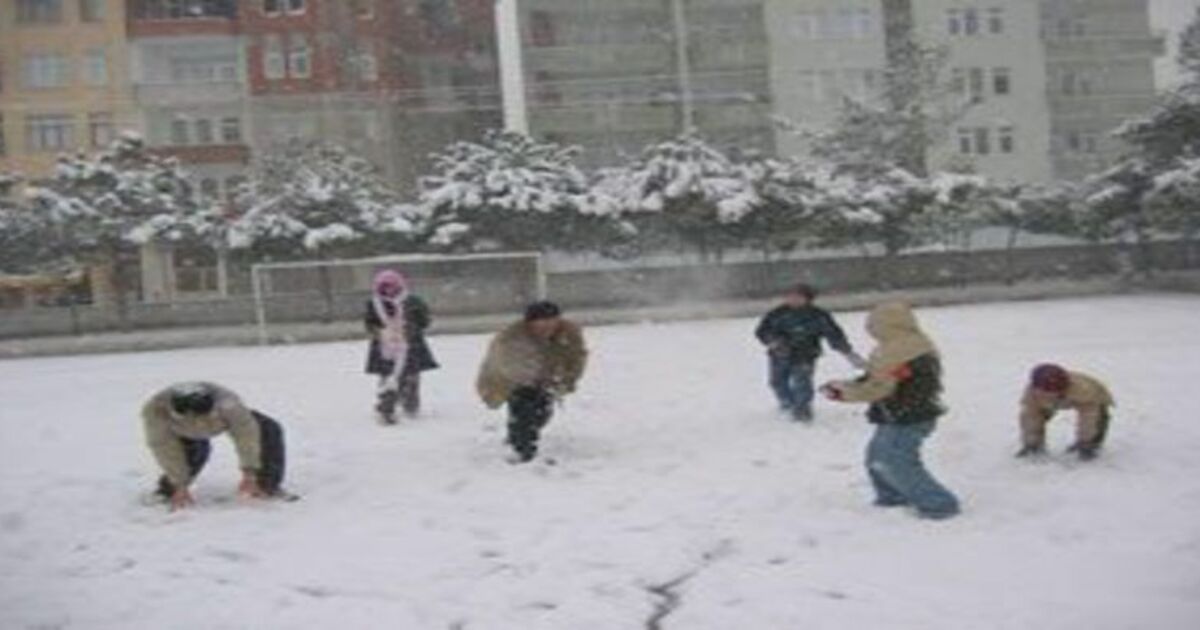 Bafra`da kar neşe kaynağı