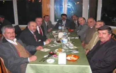 22 yıllık memura veda yemeği