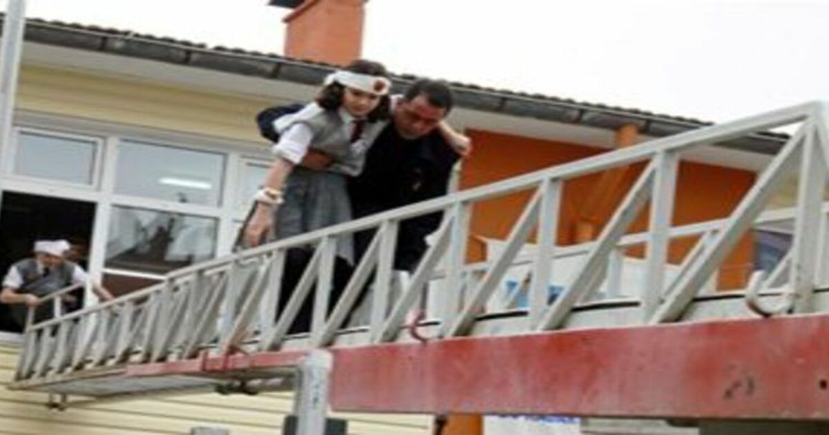 Fatih ilköğretim okulunda gerceğini aratmayan yangın tatbikatı