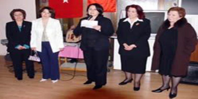 Yardımseverler derneğinden yemek - 0