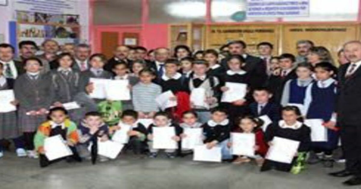 50. Yıl öğrencilerini ödüllendirildi.