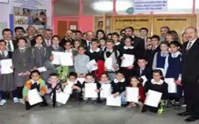 50. Yıl öğrencilerini ödüllendirildi.