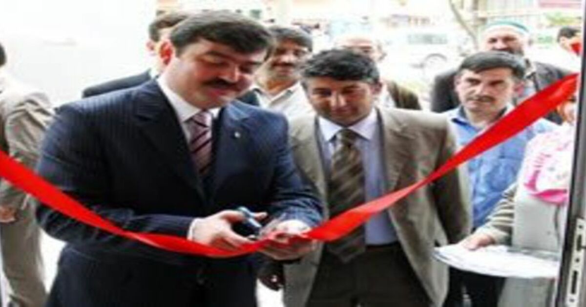 Saadet partisinden gıda ve giyim kermesi