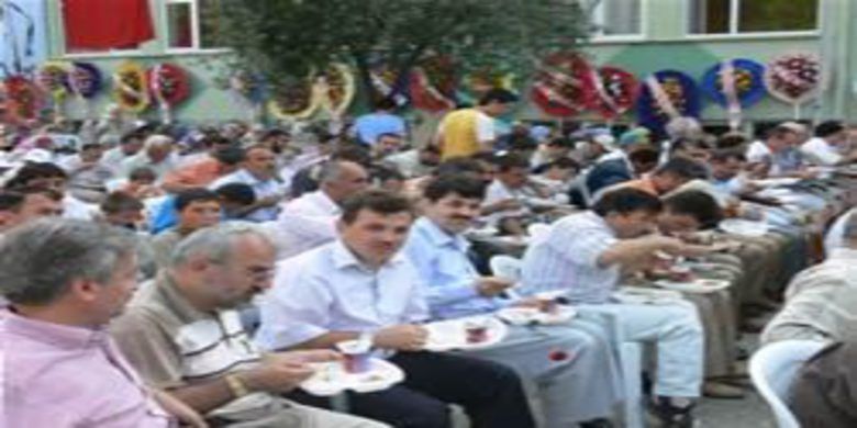 İHL mezunları pilav gününde buluştu. - 0