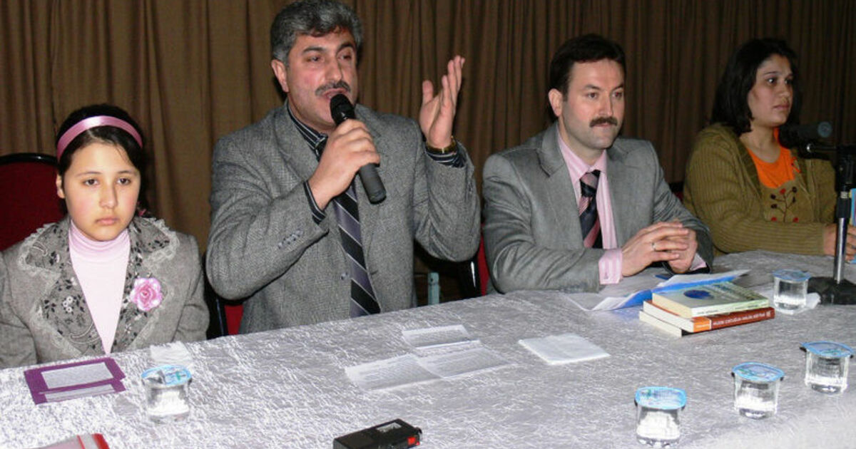 Samsun'da "Özlenen Anne Ve Baba" Paneli Bafra Fatih İlköğretim Okulu Tarafından Öğrenci Velilerine, ''özlenen Anne Ve Baba'' Adlı Panel Düzenlendi