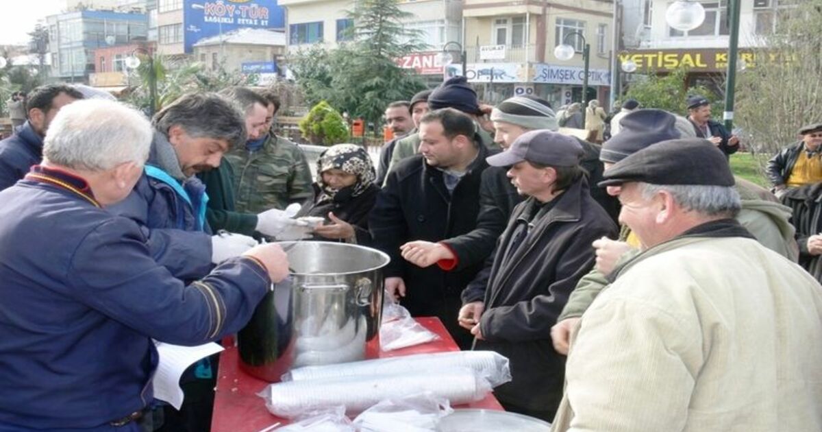 Samsun'da Yerel Yönetimler Bafra Belediyesi Aşure Dağıttı