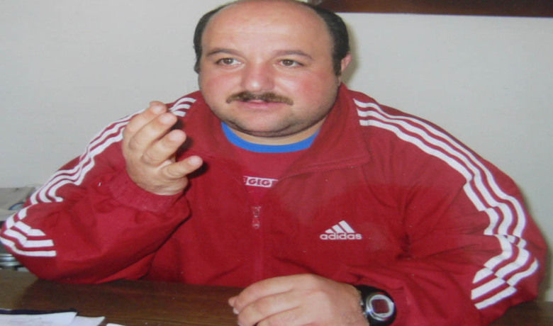 Hayatını Kaybeden Antrenör Açıcı Toprağa Verildi Beyin Kanaması Geçirerek HayatınıKaybeden Türkiye Hentbol Milli Takımı Antrenörlerinden Muhammet Açıcı Toprağa Verildi - Beyin kanaması geçirerek 38 yaşında hayatını kaybeden Türkiye Hentbol Milli Takımı antrenörlerinden Muhammet Açıcı, Samsun'un Bafra İlçesi'nde toprağa verildi.