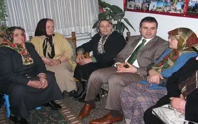 Milletvekili Kılıç'tan Şehit Ailelerine Hizmet Binası Sözü Ak Parti Samsun Milletvekili Suat Kılıç: "Sizin Dualarınız İnsanı Uçurur" "Oy Demeyin, Dua İçin Yer Probleminizi Halledeceğim"