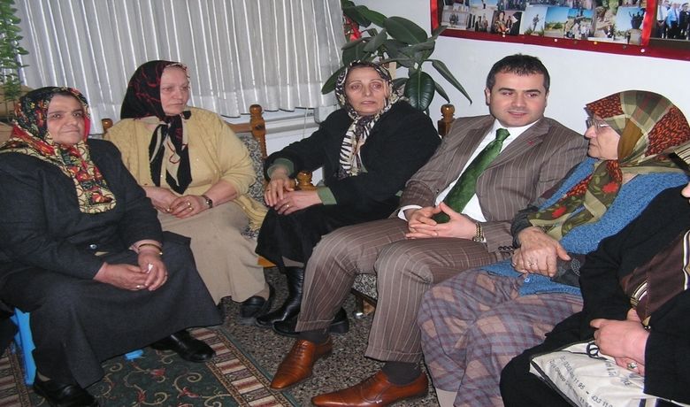 Milletvekili Kılıç'tan Şehit Ailelerine Hizmet Binası Sözü Ak Parti Samsun Milletvekili Suat Kılıç: "Sizin Dualarınız İnsanı Uçurur" "Oy Demeyin, Dua İçin Yer Probleminizi Halledeceğim"