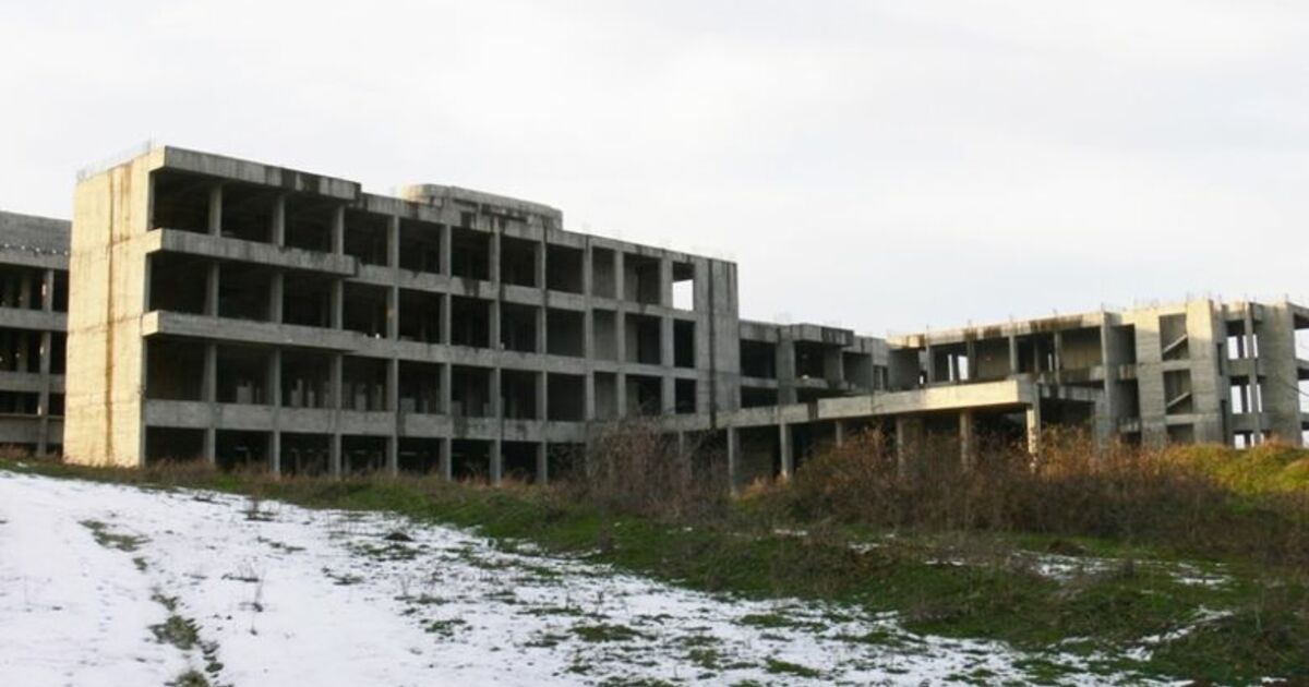 Bafra Bölge Devlet Hastanesi İnşaatı Çürümeye Terk Edildi