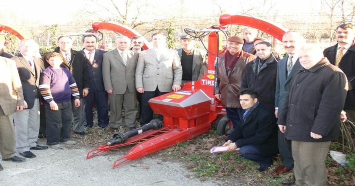 Çiftçilere Silajlık Mısır Makinesi Samsun'un Bafra İlçesi'ne Bağlı Çetinkaya Beldesi'nde 22 Çiftçiye 11 Adet Silajlık Mısır Makinesi Verildi