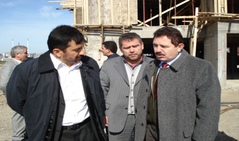 Ak Parti'li Çakır, Çarşamba Ve Bafra'da İncelemelerde Bulundu AkParti Samsun Milletvekili Mustafa Çakır: "Mahkumlar Üretken Hale Getirilmelidir" - Adalet ve Kalkınma Partisi (AK Parti) Samsun Milletvekili Mustafa Çakır, mahkumların cezaevlerinde üretken hale getirilmesi gerektiğini söyledi.