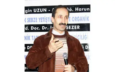Hayvancılıkta Basit Besleme Ekonomik Kayba Yol Açıyor Omü Ziraat Fakültesi Öğretim Üyesi Doç. Dr. Ergin Öztürk: "Bölgemizde Hayvanları Basit Besleme Yüzünden Yılda 400-500 Ytl Ekonomik Kayıp Oluşuyor"