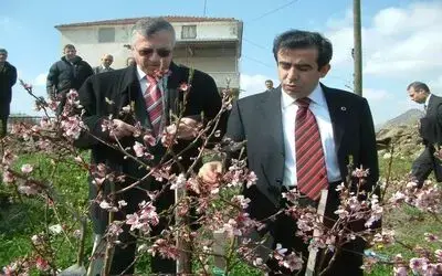Vali Güzeloğlu, Sam-mey'i İnceledi Samsun Valisi Hasan Basri Güzeloğlu: "Çağdaş Ve Akılcı Yapılan Tarımı Güçlendirmeliyiz" "Tarım, Doğru Yapıldığı Takdirde Çok Güçlü Bir Gelir Kaynağıdır"
