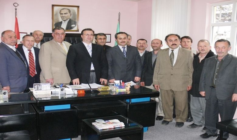 Kaymakam Dınkırcı'dan Ziraat Odası'na Ziyaret - Samsun'un Bafra ilçe Kaymakamı Bekir Dınkırcı, Bafra Ziraat Odası Başkanı Sait Karagöl'ü makamında ziyaret etti.