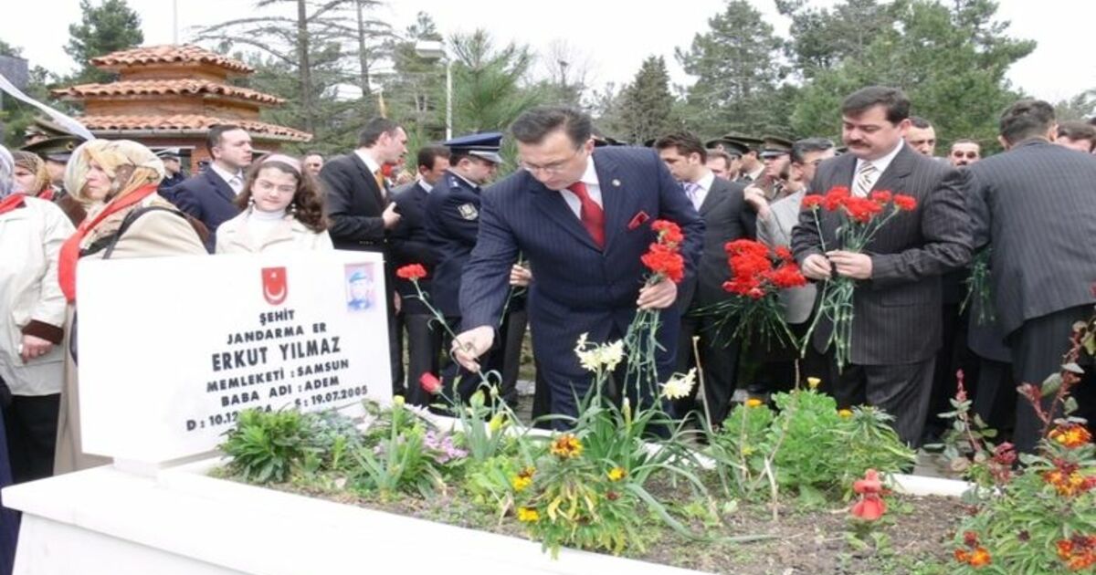 Çanakkale Zaferi'nin 92. Yıldönümü Samsun'un Bafra İlçesinde Gerçekleştirilen Törende Zafer Anıtı'na Çelenkler Konuldu