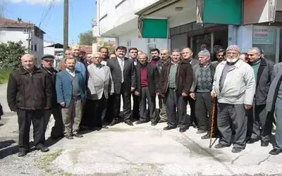 Samsun'da Yerel Yönetimler Mahallelerin Sorunlarını Yerinde Dinleyen Bafra Belediye Başkanı Şükrü Neiş, Şehirde Kaldırım İşgaline Son Verilmesi Konusunda Uyarıda Bulundu