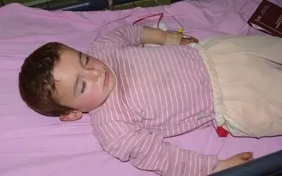 Pencereden Düşen Çocuk Ölümden Döndü