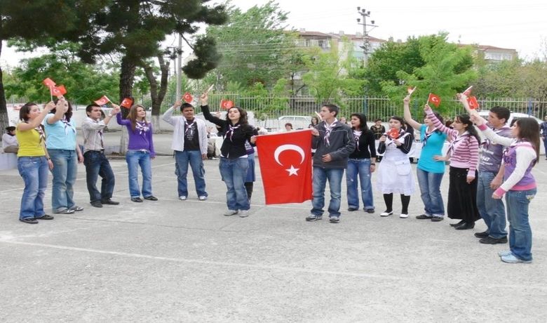 Bafra Sağlık Meslek Lisesi'nden Bahar Şenliği - Samsun'un Bafra Sağlık Meslek Lisesi öğretmen ve öğrencileri tarafından 'Bahar Şenliği' düzenlendi.