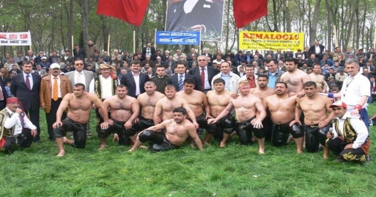 Alaçam'da Başpehlivan Ender Sermest Bulut Oldu Samsun'un Alaçam İlçesinde, Belediye Tarafından 41 Yıldır Tertiplenen Ve 600 Yıllık Bir Geçmişi Olan Geyikkoşan Güreşleri'nde Başpehlivanlığı Kahramanmaraşlı Sermest Bulut Kazandı