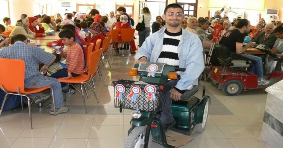 Engelli Annelerine Özel Kutlama Samsun'un Bafra Belediyesi, 10-15 Mayıs Engelliler Haftası Olmasını Da Dikkate Alarak, Engellilerin Annelerine Özel "Anneler Günü" Düzenledi