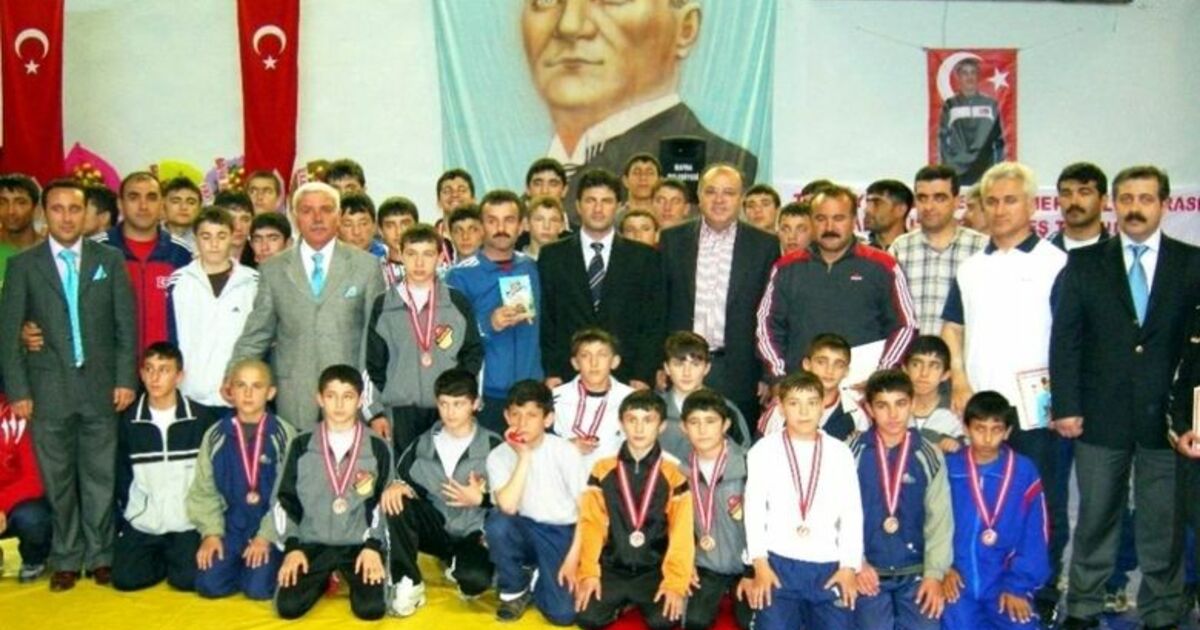 Milli Güreşçi Baki Yürüker Anısına Yapılan Güreş Turnuvası Sona Erdi Amasya Ve Samsun 4'er Birincilikle Turnuvada Adından Söz Ettiren İller Oldu