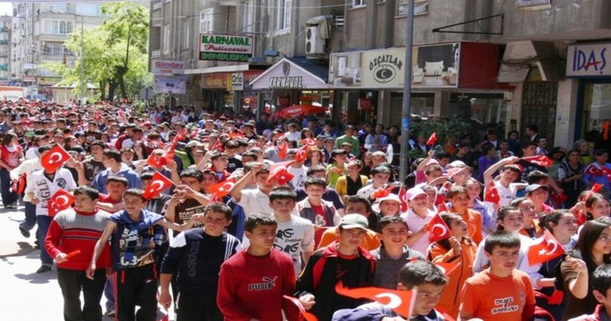 Bafra'da Gençlik Yürüyüşü Samsun'un Bafra İlçe Gençlik Ve Spor Müdürlüğü Tarafından Atatürk'ü Anma Gençlik Ve Spor Bayramı Etkinlikleri Kapsamında 'Gençlik Yürüyüşü' Düzenlendi