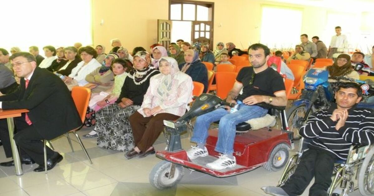 Engelli Hakları Paneli Samsun'un Bafra İlçe Belediyesi Tarafından "Engellilerle Engelsiz Bir Yaşam İçin El Ele" Sloganıyla 'Engelli Hakları' Konulu Panel Düzenlendi
