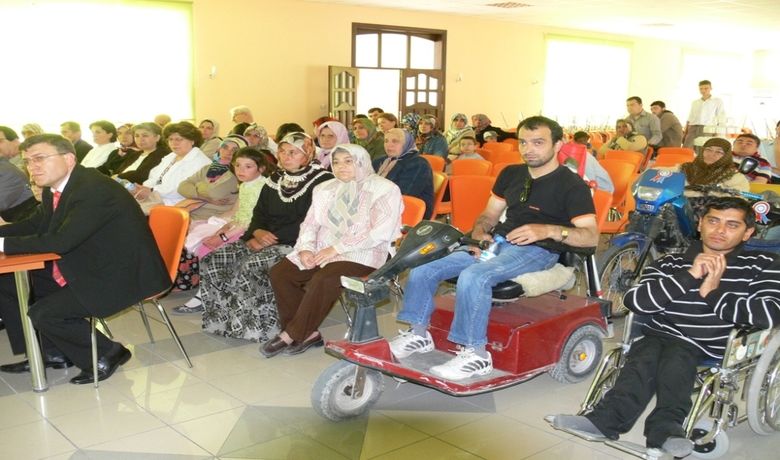 Engelli Hakları Paneli Samsun'un Bafra İlçe Belediyesi Tarafından "Engellilerle EngelsizBir Yaşam İçin El Ele" Sloganıyla 'Engelli Hakları' Konulu Panel Düzenlendi - Samsun'un Bafra İlçe Belediyesi tarafından 'Engellilere Engelsiz bir Yaşam İçin El Ele' sloganıyla 'Engelli Hakları' konulu panel düzenlendi.