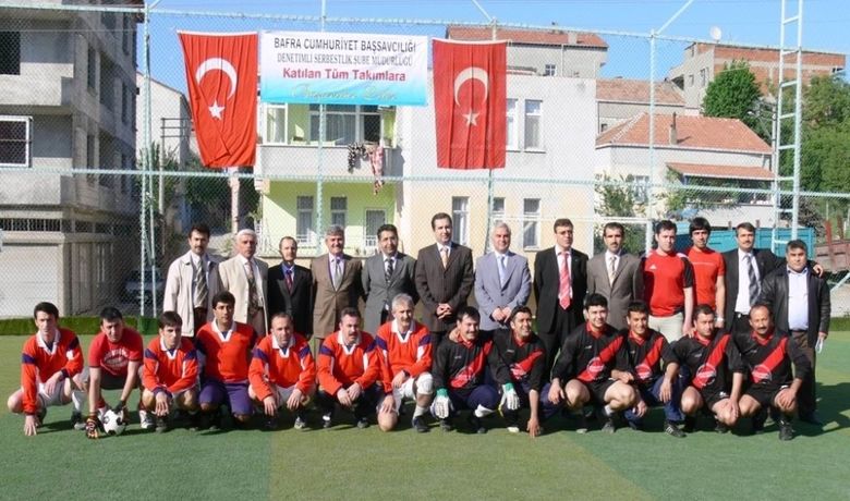 Denetimli Serbestliği Tanıtmak İçinHalı Saha Futbol Turnuvası - Samsun'un Bafra ilçesinde, Cumhuriyet Savcılığı Denetimli Serbestlik Şube Müdürlüğü'nü tanıtmak amacıyla, 'kurumlar arası halı saha futbol turnuvası' düzenlendi.