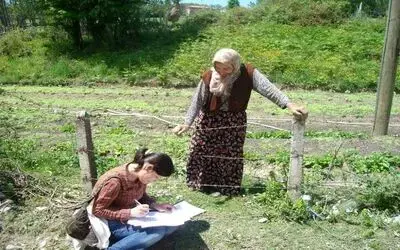 Gönüllü Öğretmenlerden Anne-babalara Tarlalarda Eğitim