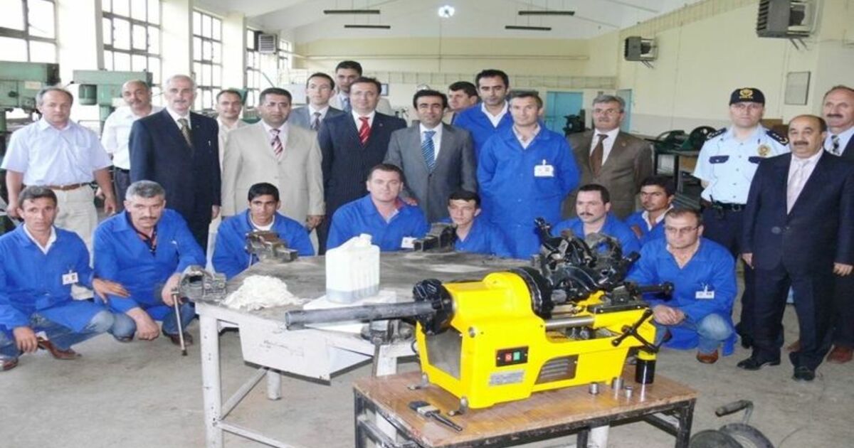 Eski Hükümlülere Doğalgaz Kursu Eski Hükümlüleri Topluma Kazandırmak Amacıyla İlk Defa Açılan 'Doğalgaz İç Tesisatçı Eleman Yetiştirme Kursu'na 12 Kişi Katılıyor