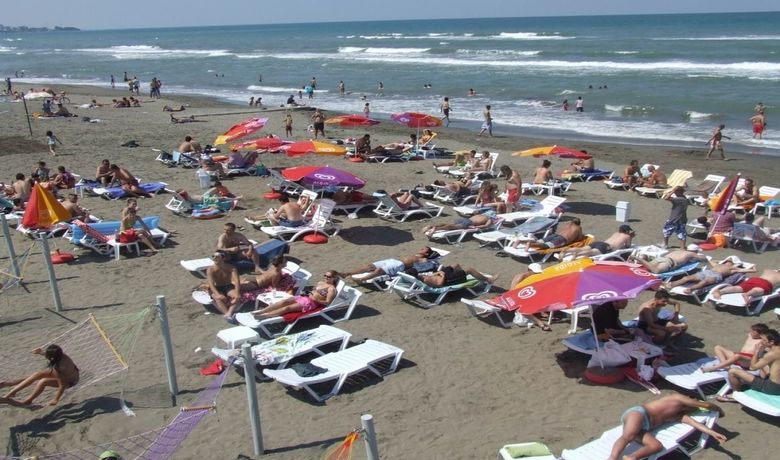 Samsun'un Yüzme Alanları Tespit Edildi Samsun Merkez Ve İlçelerde Denize Girilebilecek AlanlarınTercih Edilmesi, Kolibasili Oranı Yüksek Yerlerde Denize Girmenin Sağlık Açısından Tehdit Oluşturduğu Belirtildi - Samsun'da, yüzme suyu kalitesi yönetmeliği çerçevesinde, yüzme alanları tespit edildi.