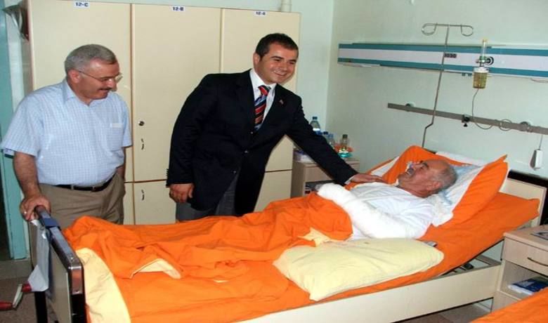 Ak Parti'li Kılıç'ın Seçim Çalışmaları Ak Parti Samsun Milletvekili 3. Sıra MilletvekiliAdayı Suat Kılıç, Samsun Devlet Hastanesi'ni Ziyaret Ettikten Sonra Köy Gezileri Yaptı - AK Parti Samsun Milletvekili 3. sıra Milletvekili Adayı Suat Kılıç, Samsun Devlet Hastanesi'ni ziyaret ettikten sonra köyleri gezdi.