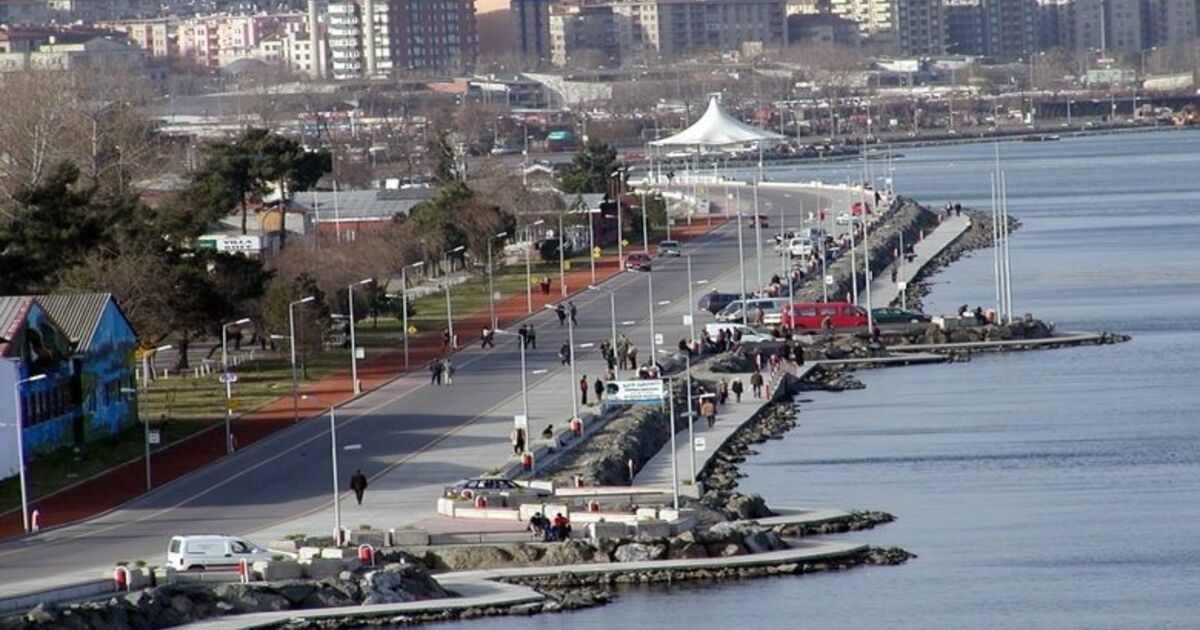 Samsun'un Kartpostalı Değişti Büyükşehir Belediyesi'nce Yürütülen Sahil Yolu Projesi Çalışmaları Kapsamında Şehrin Kartpostalı Değişti
