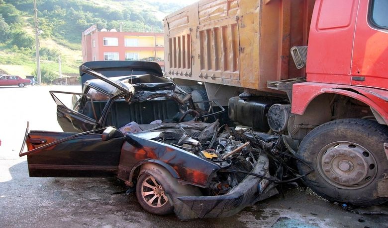 Samsun'da 7 Ayda 69 Kişi Trafik Kazasında Hayatını Kaybetti Samsun İl Genelinde 2007 Yılının İlk 7Ayında Meydana Gelen 5 Bin 558 Trafik Kazasında 69 Kişi Hayatını Kaybederken, Bin 634 Kişi De Yaralandı - Trafik kazaları, alınan bütün tedbirlere rağmen can ve mal kaybına neden olmaya devam ediyor.