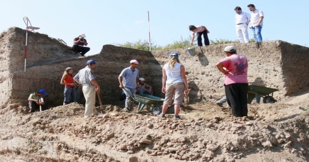 İkiztepe Kazılarıyla Tarih Gün Yüzüne Çıkarılıyor İkiztepe Kazıları, İkiztepe Köyü Ören Yerindeki Tepe-1 Ve Çevresindeki 20 Dönümlük Arazide 33 Yıldır Sürdürülüyor