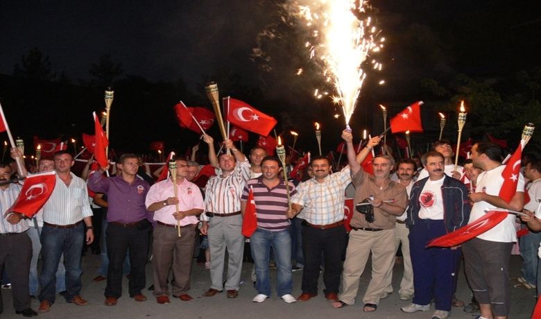 Bafra'da Zafer Yürüyüşü Ve Konser Coşkusu - Samsun'un Bafra ilçesinde, 30 Ağustos Zafer Bayramı'nın 85. yıldönümü ve 'Türk Silahlı Kuvvetler Günü' dolayısıyla Bafra Garnizon Komutanlığı tarafından zafer yürüyüşünden sonra konser düzenlendi.