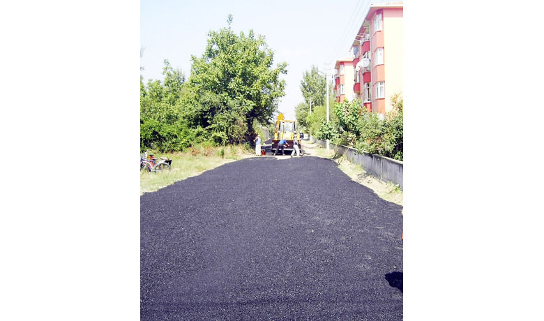 Bafra Belediyesi'nin Çalışmaları - Samsun'un Bafra Belediyesi Fen İşleri Müdürlüğü tarafından başlatılan asfalt, yol yaması ve kaldırım çalışmaları devam ediyor.