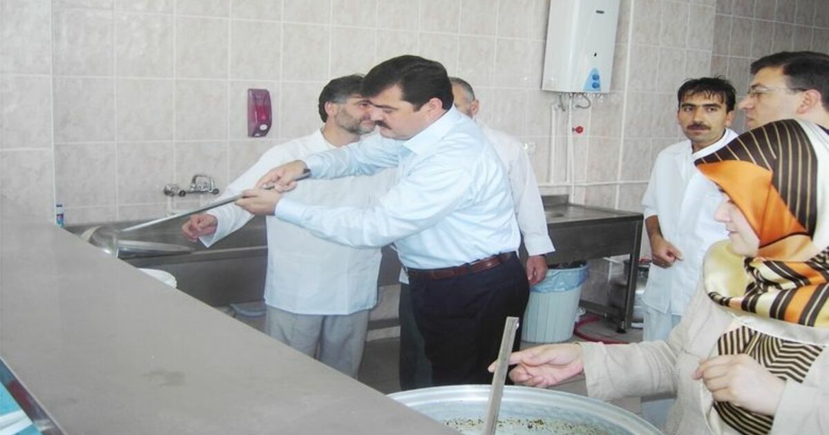 Bafra Belediyesi Aşevi'nde Günde 1500 Kişiye Sıcak Yemek