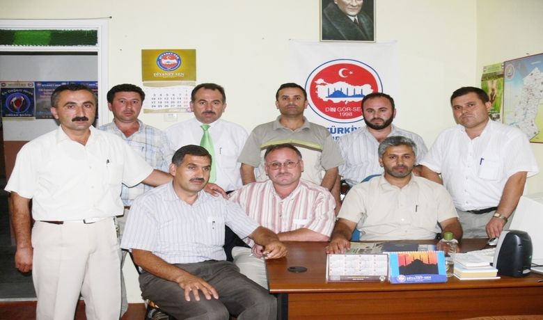 Bafra Diyanet-sen'in 3. Olağan Kongresi - Memur-Sen'e bağlı Diyanet-Sen Bafra Şubesi'nin olağan kongresinde Asım Kalyoncu, tekrar başkan seçildi.