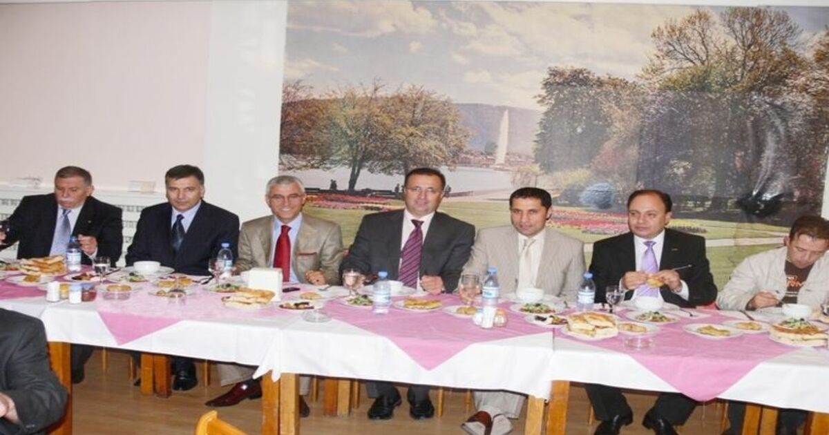 Bafra Tso'dan İftar Yemeği Samsun'un Bafra İlçesi Ticaret Ve Sanayi Odası (Tso) Tarafından Bafra, Alaçam, 19 Mayıs Ve Yakakent Protokolüne Ve Ticaret Ve Sanayi Odası Üyelerine İftar Yemeği Verildi